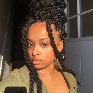 Meet your Posher, Keeva